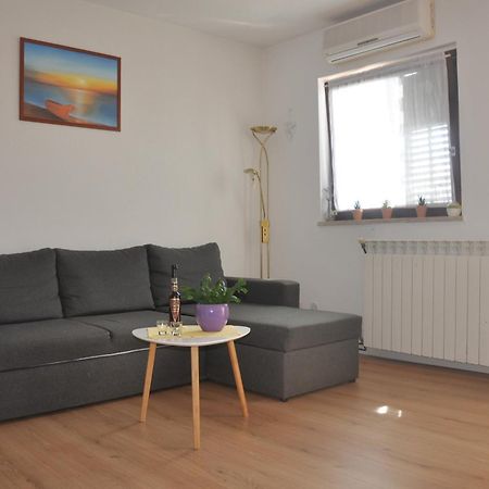 Apartman Mirna Rovigno Esterno foto