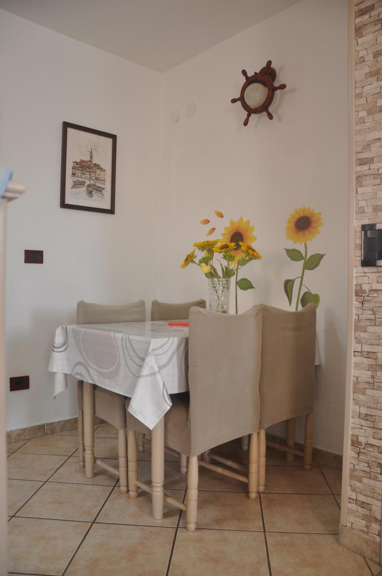Apartman Mirna Rovigno Esterno foto
